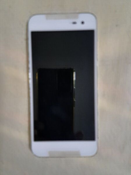 HTC製 HTL23(ジャンク)