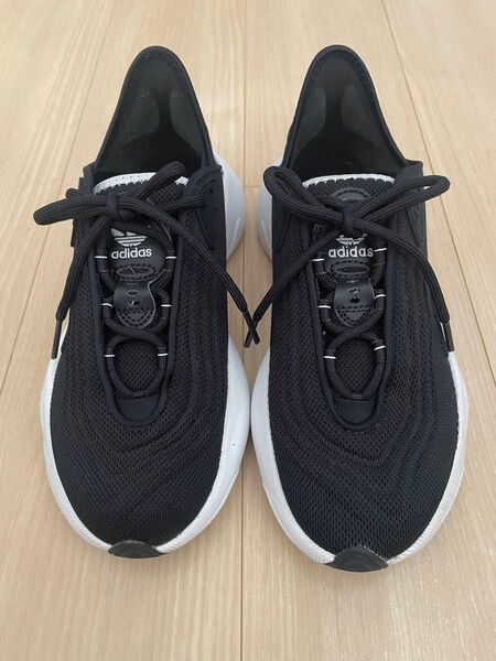 アディダス アディフォーム SLTN adidas ADIFOM SLTN コアブラック/コアブラック/フットウェアホワイト