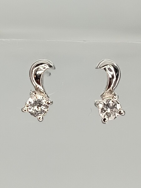 ☆pt900★天然ダイヤ0.20ct☆ピアス37