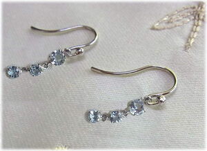  platinum hook earrings * natural aquamarine 3 stone attaching * original *