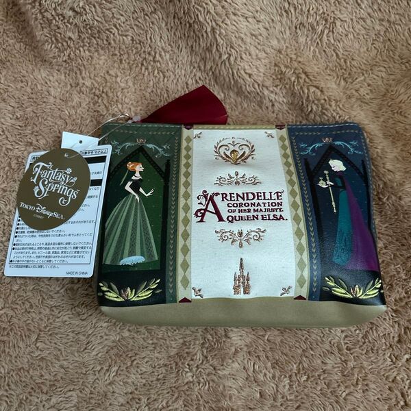 ディズニーシー ファンタジースプリングスアナ雪 ポーチ 未使用