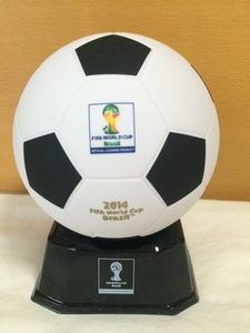 ゾフ FIFAワールドカップ 2014 ボール型ディスプレイ