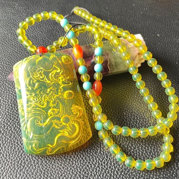 メキシコ産アンバー.淨水藍珀.精工雕刻龍.デザインなチェーン ネックレス