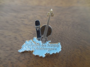 フランス☆古いピンズ 【Orchestre des Jeunes de la Mditerrane】 ピンバッジ PINS ピンズ 　ヴァイオリン　バイオリン　管楽器
