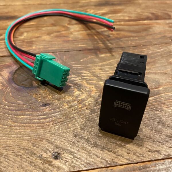 汎用 スイッチ LEDライトバー用プッシュスイッチ ブルー トヨタ車 ランクル300・250