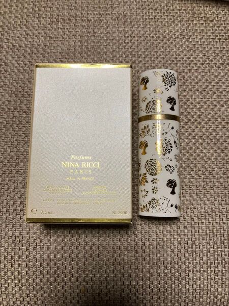 ニナリッチ 香水ボトル