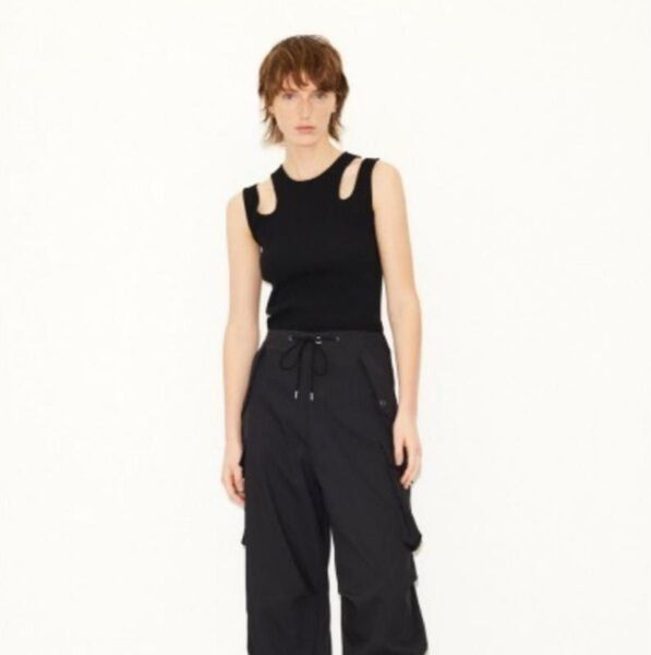 THROW HOLE DESIGN TANK TOP ホールデザインタンクトップ