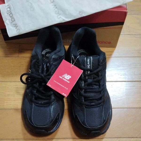 新品 ニューバランス 黒 23.5