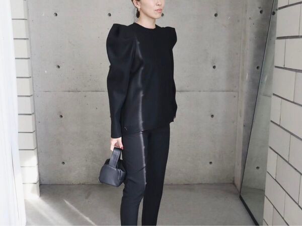 ella 黒 パフスリーブ トップス 長袖