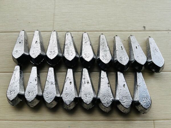 新品手作り六角型オモリ30号17個入
