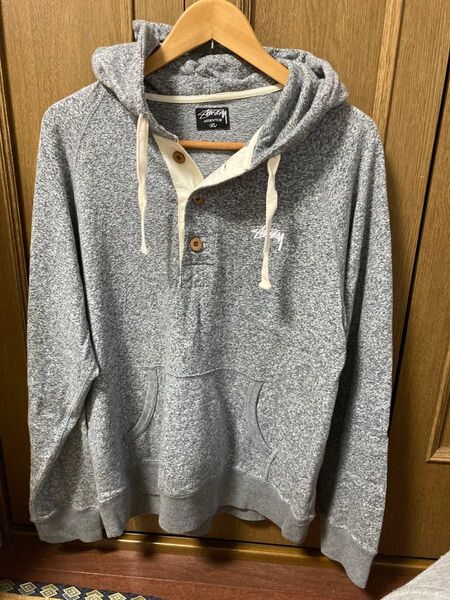 STUSSY プルオーバーパーカー