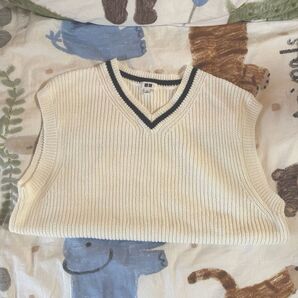 ベスト UNIQLO ニットベスト Vネック