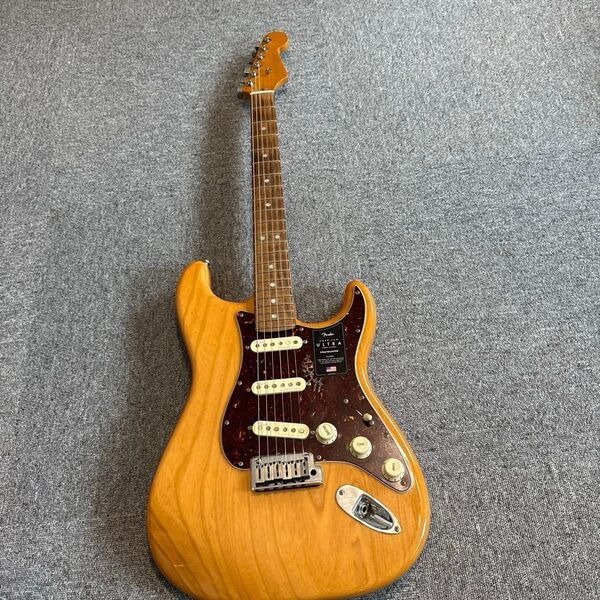 Fender American Ultra Stratocaster Aged Natural