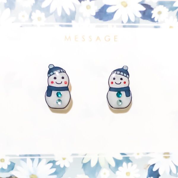 小さなピアスシリーズ★雪だるまのピアス/ノンホールピアス(樹脂イヤリング)