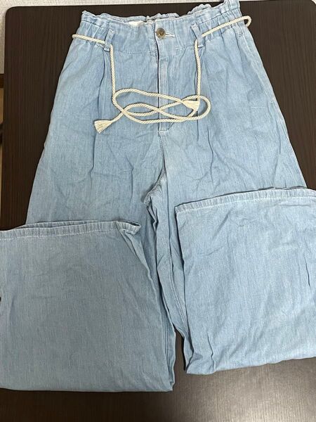 GU ライトブルーデニムパンツ ウエスト紐付き