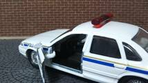 【中古品】　1/43ぐらい ＦＯＲＤ CROWN VICTORIA ②_画像9