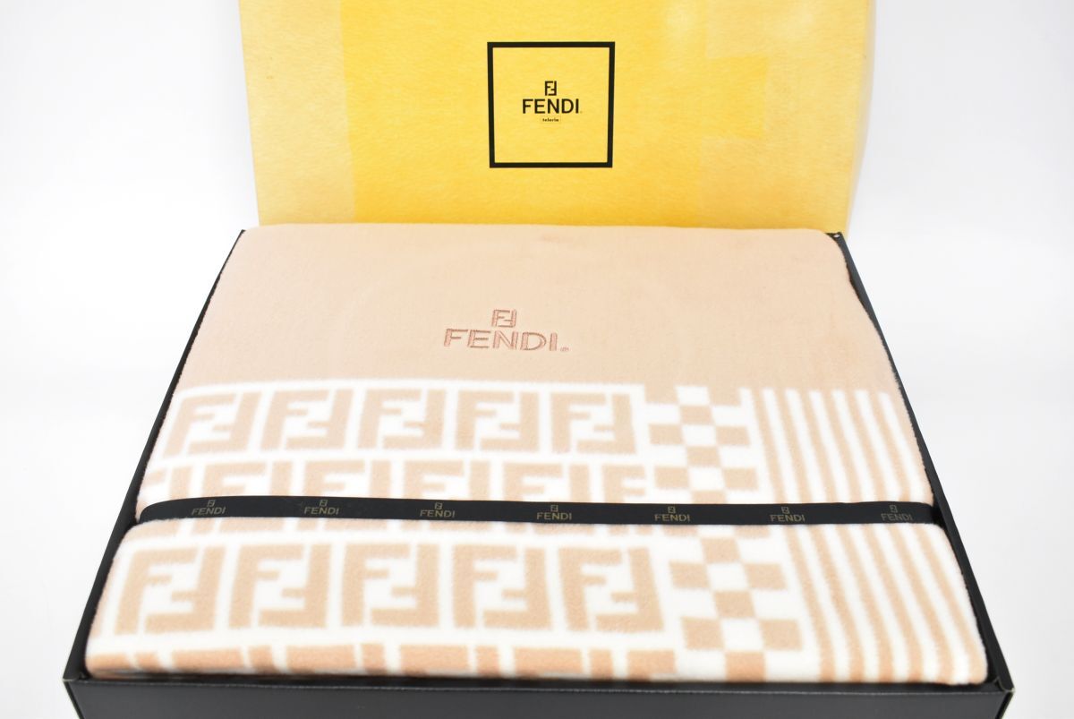 Yahoo!オークション -「fendi 毛布」の落札相場・落札価格 Yahoo!オークション -「fendi 毛布」の落札相場・落札価格