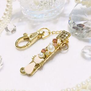 送料無料●ピンク猫 ビジュー バッグ キークリップ (キーホルダー)●ハンドメイド / 猫 にゃんこ ネコ 子猫 キャット