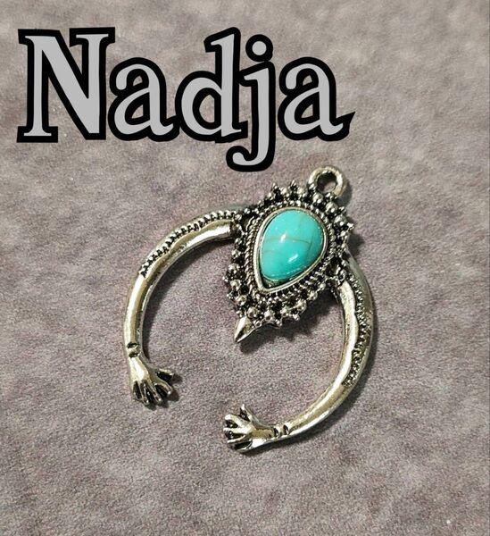 ナジャ ターコイズペンダント インディアンジュエリー ナバホ族 三日月 シルバー ヴィンテージ エスニック シルバーアクセサリー