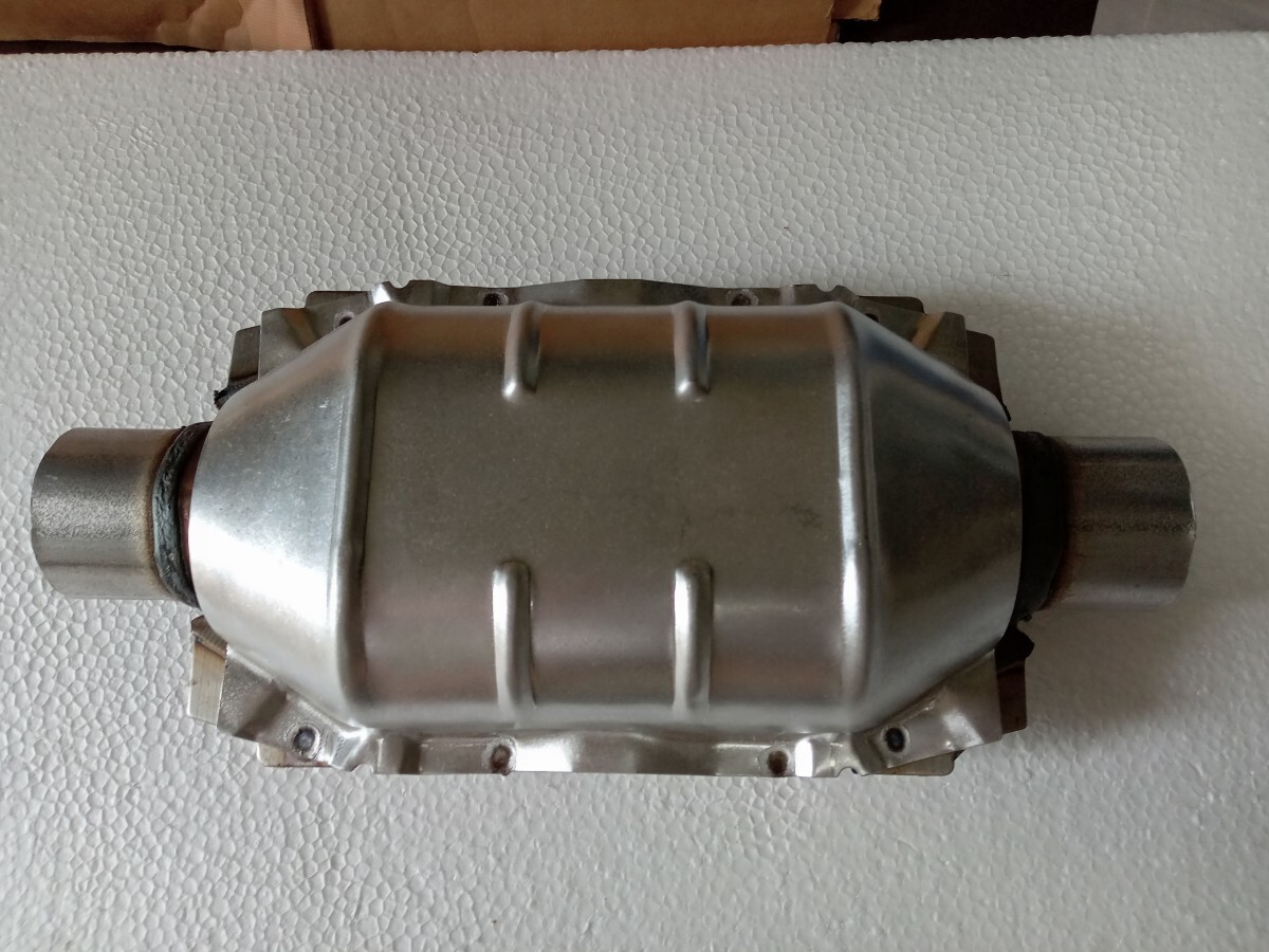 AUTOSAVER88 ATCC0016 2インチ インレット/アウトレット ユニバーサル触媒コンバーター O2ポートとヒートシールド付き  (EPA準拠)