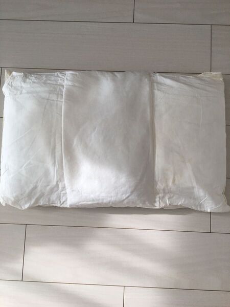 白の枕(カバー無し)