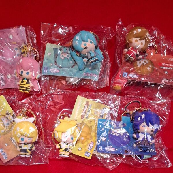 中国限定 VOCALOID ソフビドール付ストラップ ミク ルカ リン レン カイト メイコ