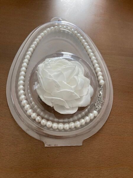 ★パールネックレス フェイク コサージュ 花 白 フォーマル 入園式 入学式 卒園式 卒業式
