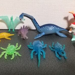 首長竜可動式おもちゃ、ガチャ ネコのペンおき(ルルのペンおき)、アニアパンダ、昆虫・恐竜消しゴムセット