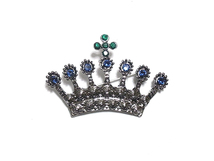 【ラペルピン★ブローチ】王冠　クラウン　装飾　ブルー　グリーン　pin-0415_画像1
