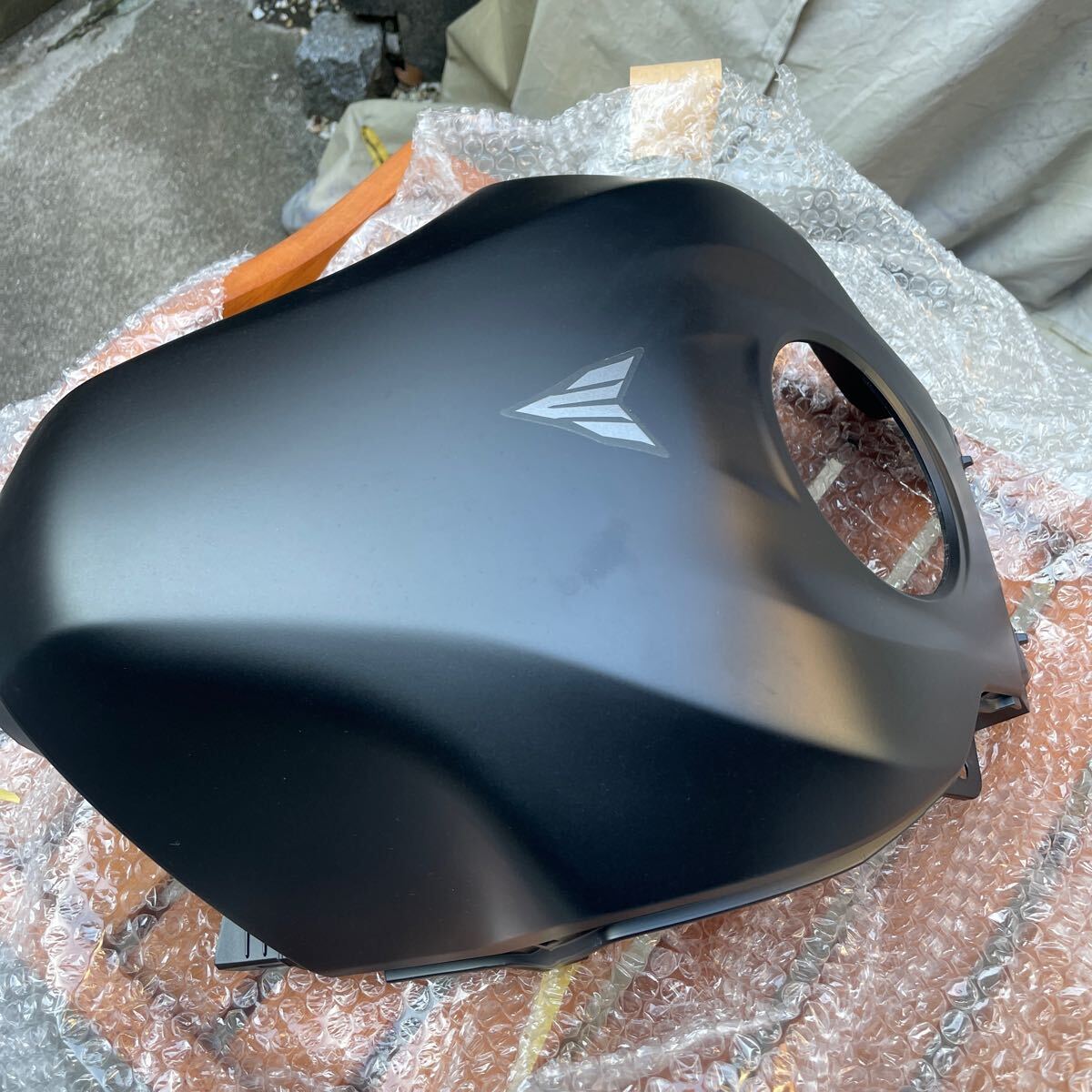 割れ無!MT-25.B04.純正タンクカバー左/ニーグリップカバー.タンクカウル.MT25.MT-03.MT03.サイドカバー : 110202892  : 壱濱部品ショッピング店 - 通販 - Yahoo!ショッピング