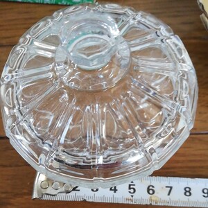 ふた付ガラス製小蜂