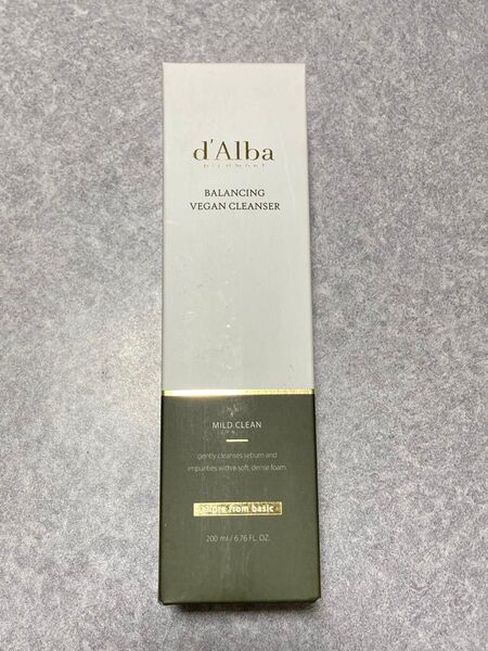 ダルバ マイルドスキンバランシングヴィーガンクレンザー 200ml d'Alba