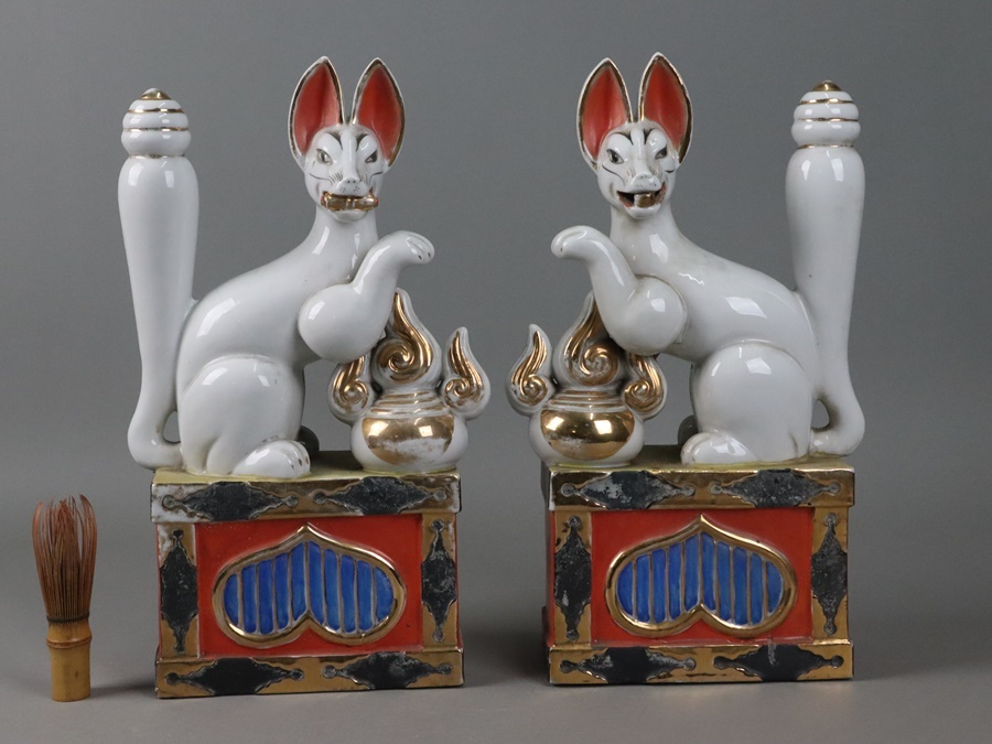 時代物 白磁 色絵 金彩 御稲荷様 神狐 稲荷狐 置物 一対 高さ 時代物 白磁 色絵 金彩 御稲荷様 神狐 稲荷狐 置物 一対 高さ