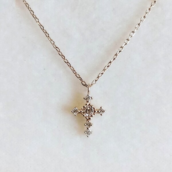 新品 正規品 AHKAH アーカー ネックレス k10 箱紙袋リボン ダイヤモンド クロス プレゼント ギフト