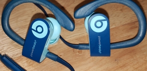 送料無料　パワービーツ　Powerbeats3 Wireless ワイヤレスイヤホン - Beats Pop Collection - Popブルー