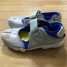 WMNS NIKE AIR RIFT ナイキ エアリフト サンダル スニーカー 足袋 靴 メタリックシルバー US10 27cm 国内正規品 新品未使用 復刻 レア 完売_画像1