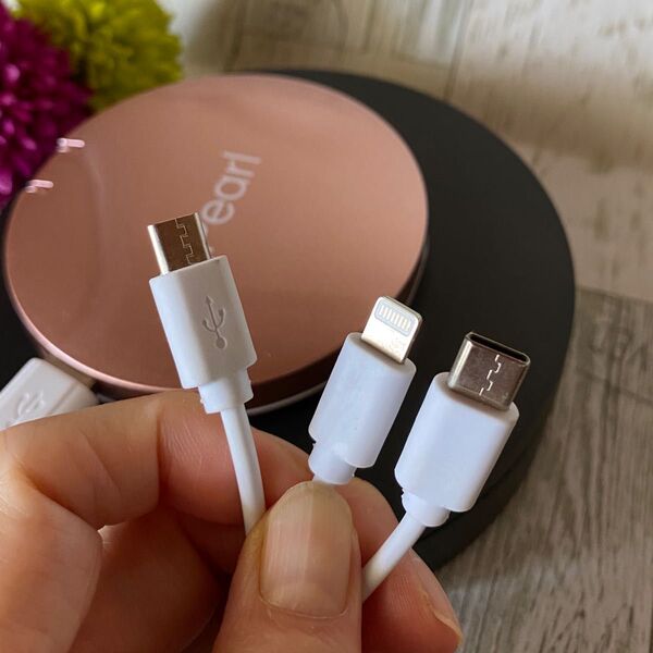 充電が出来て光るコンパクトミラー 女優ミラー 手鏡 メイク直し 充電器 懐中電灯 ケーブル3種類付