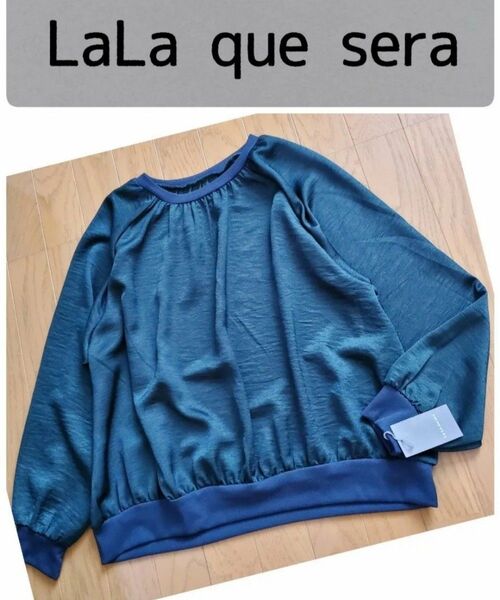LaLa que sera ララケセラ サテン調トップス グリーン F ジプシーブルー税込8,800円