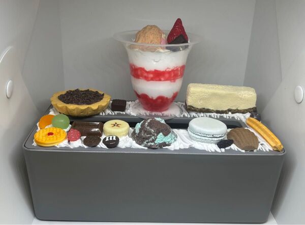 ハイパーボンバーガールあかねのスイーツデコ 苺パフェのボックスティッシュケース おてがるヤマト込