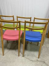 高級　現行モデル　Tendo 天童木工　ダイニングチェア　食卓椅子　5脚セット　1脚定価５万　カラフル　木製　グリーン　ブルー　ピンク_画像3