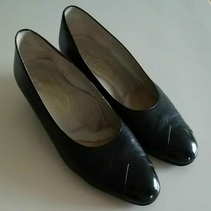 レディース　婦人靴　パンプス　黒 ブラック　22.5cm EEE 