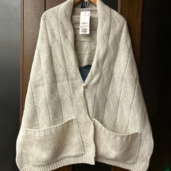 15400円タグ付き新品【russet TOKYO】日本製【アイボリー ウール80%ニット ベスト風マフラー】ボタン、ポケット付き