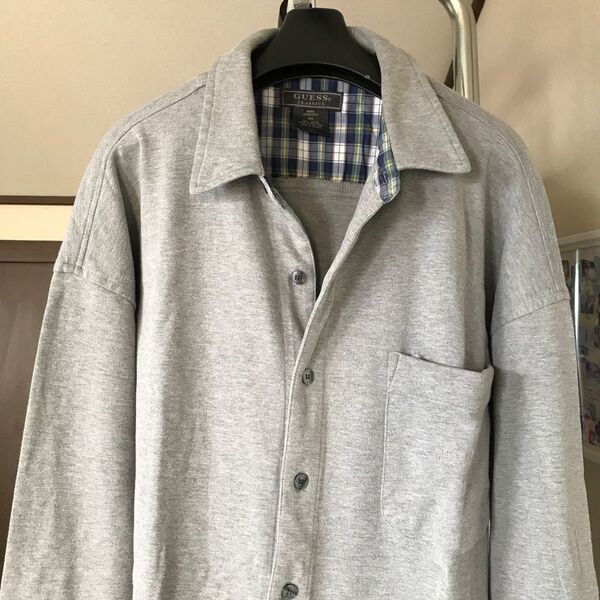 GUESS グレー長袖ビッグシルエットシャツ