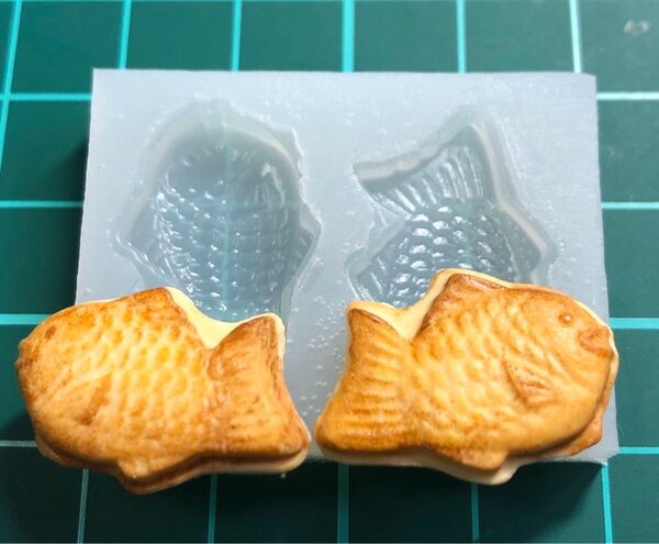 【たい焼き 両面Mサイズ】シリコンモールド 鯛焼き タイ焼き ドールハウス