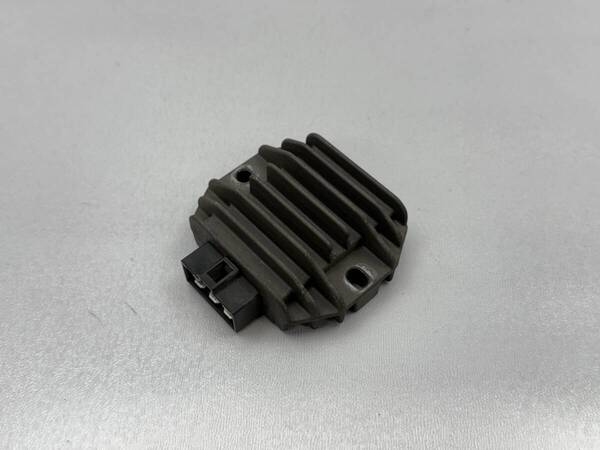 A-60 ◆ 送料無料 ◆ ヤマハ シグナスX-SR 国内3型 SE44J ◆ 純正 レギュレーター レクチファイア 発電充電OK ◆ 検 SEA5J SED8J 2型