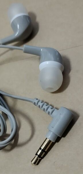 ELECOM 有線イヤホン グレー系