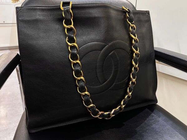 CHANEL☆チェーントートバッグ/黒×ゴールド