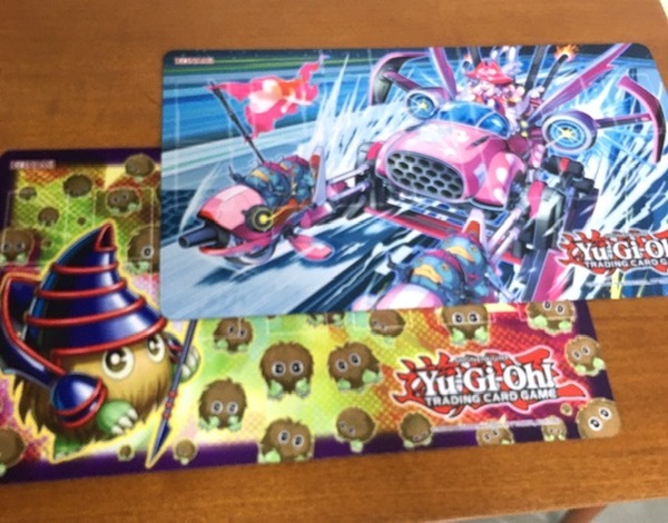 海外限定 遊戯王 プレイマット ゴールド プライド チャリオット+ マジクリボー
