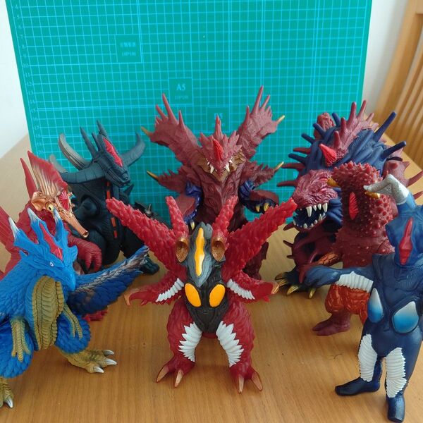 ウルトラ怪獣DXシリーズ 怪獣8体セット ウルトラマンオーブ マガシリーズ