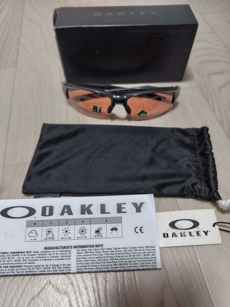 OAKLEY スポーツサングラス